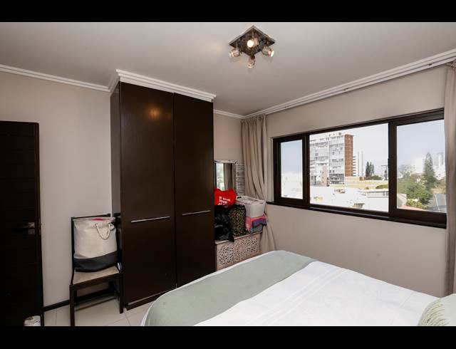 2 BEDROOM APARTMENT FOR SALE IN UMHLANGA CENTRAL